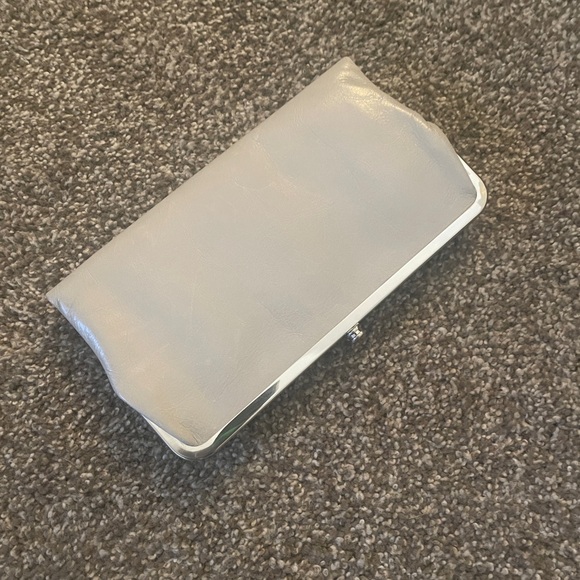 HOBO Lauren Cloud Grey Bifold Leather Organizer Wallet - Picture 4 of 8